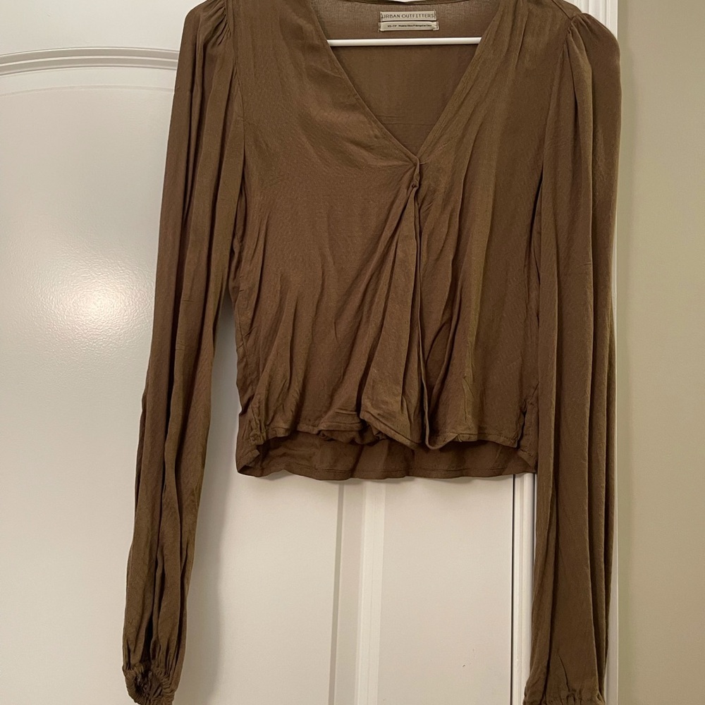 Urban outfitters perfect green blouse with tie sleeves!
